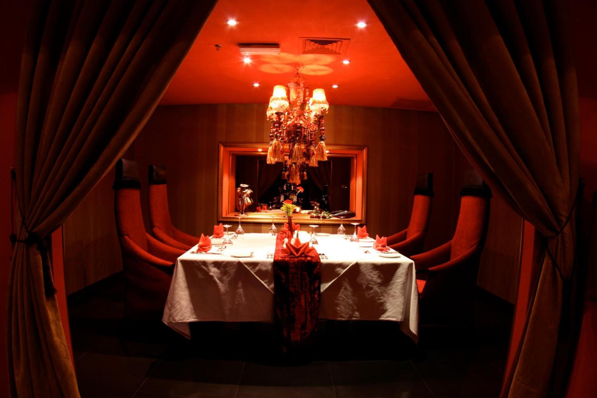 The Convention Center & Royal Suites Hotel Kuveyt Dış mekan fotoğraf