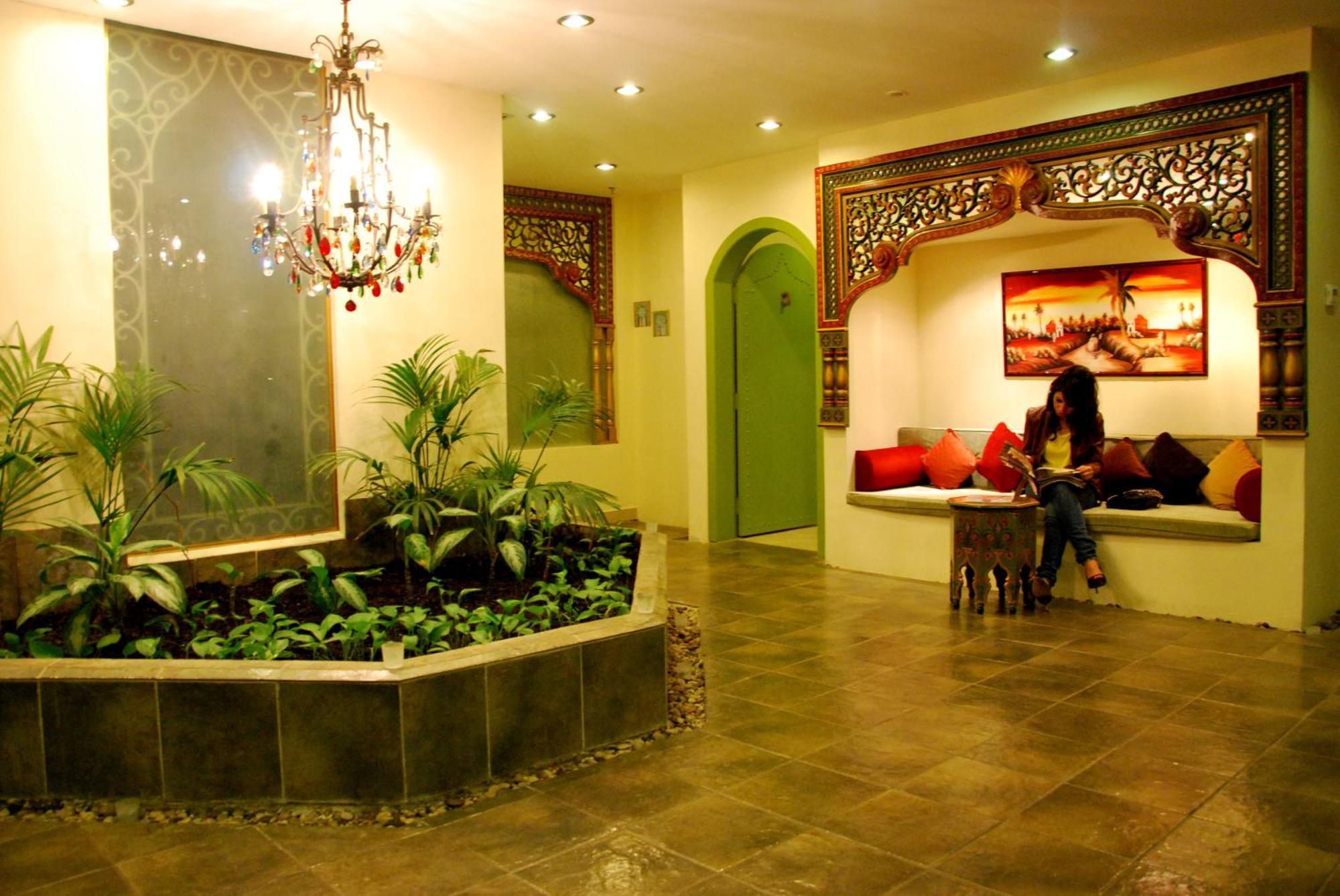 The Convention Center & Royal Suites Hotel Kuveyt Dış mekan fotoğraf