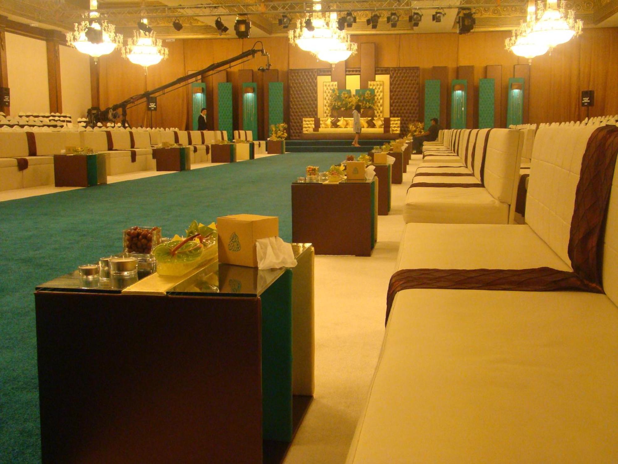 The Convention Center & Royal Suites Hotel Kuveyt Dış mekan fotoğraf