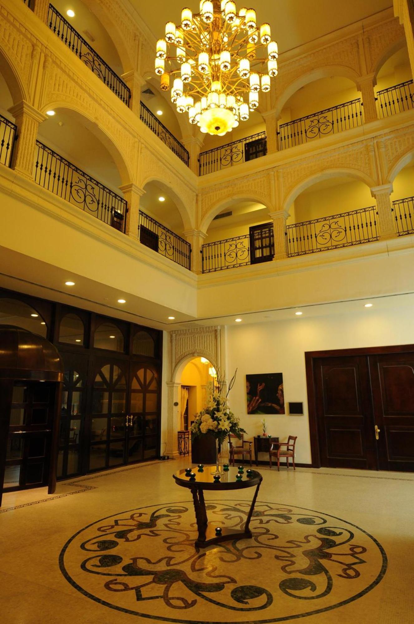 The Convention Center & Royal Suites Hotel Kuveyt Dış mekan fotoğraf